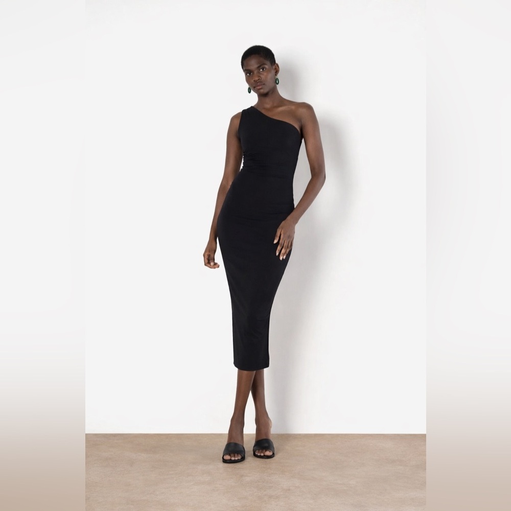 Seven Sisters Black One Shoulder Ruched Midi Dress Minimalist S